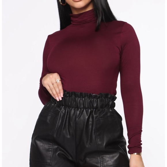 Fashion Nova Tops - NWOT FashionNova turtleneck